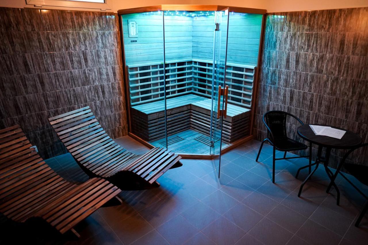 Interhotel America Писек Экстерьер фото